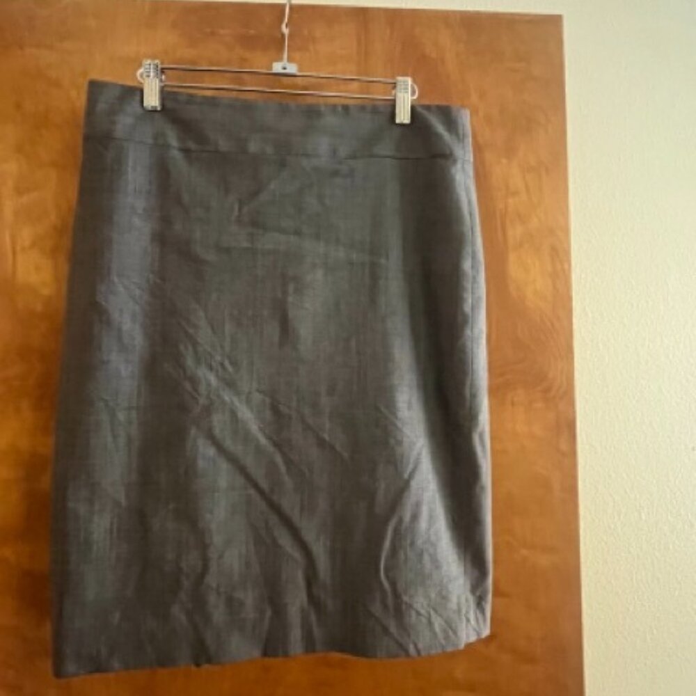 Banana Republic Grey Pencil Skirt (10)